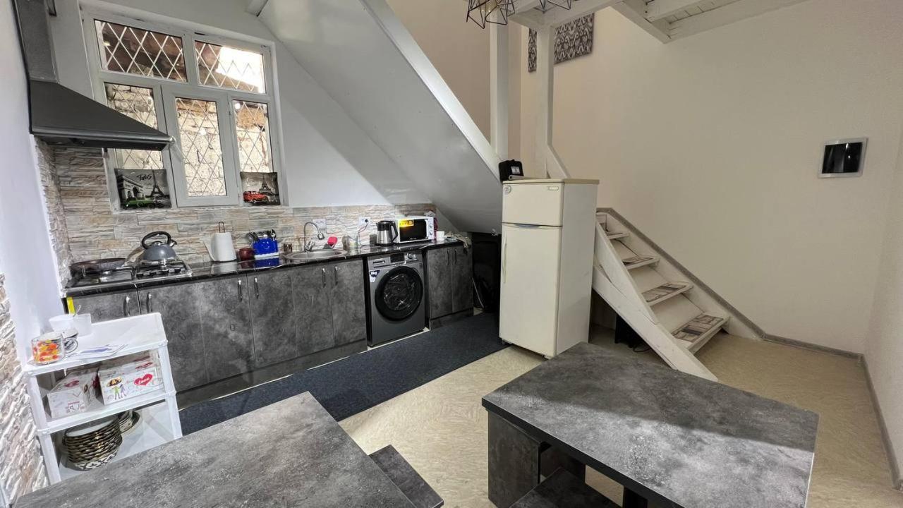 Hostel L&K タシュケント エクステリア 写真